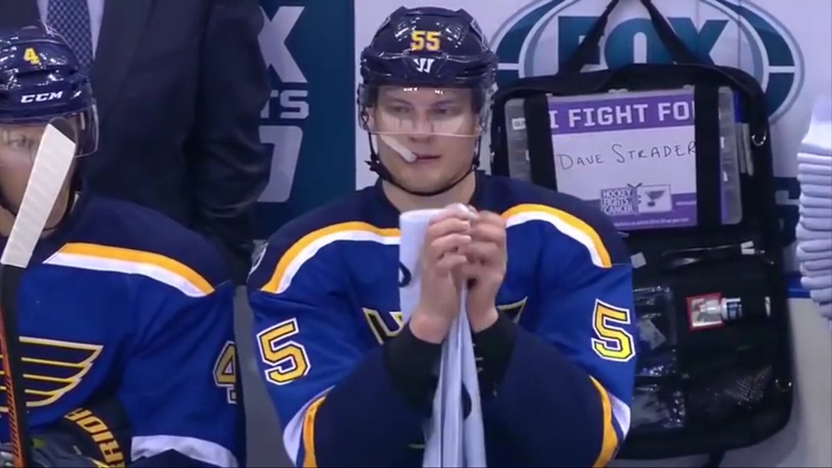 The height difference between Darren Pang and Colton Parayko : r