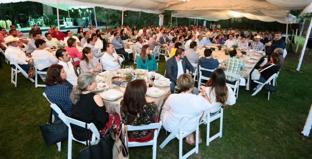mrikelme's tweet photo. Con el priísmo fuerte de #Coahuila https://t.co/vB3ls0mVFl
