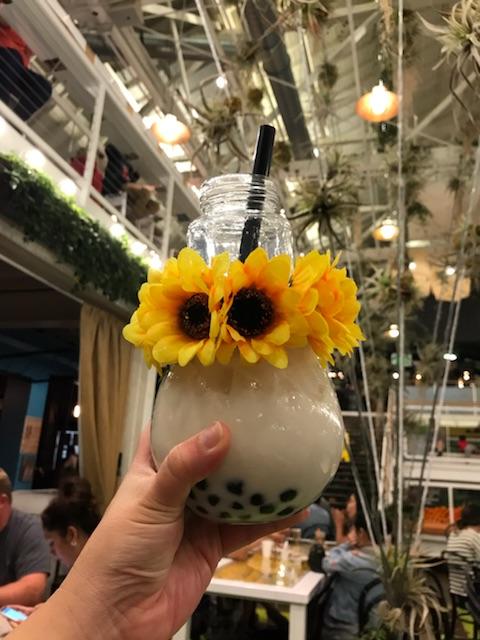 An_Wr3n's tweet photo. It seems I'm seeing #GoogleEI everywhere I go. #soexcited for next week. #LAX18 #LightbulbBoba #randomrooster https://t.co/E6jql3nb8u