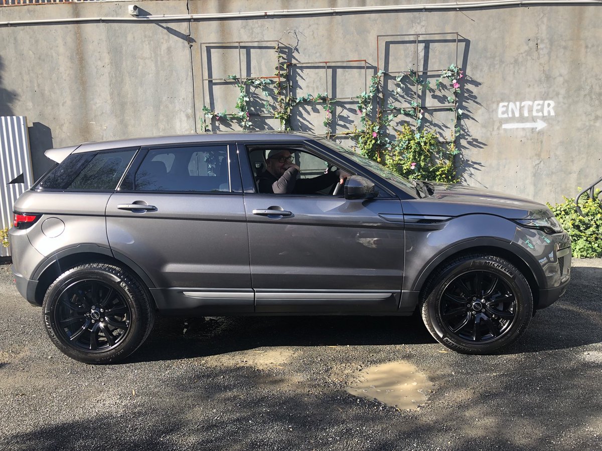 Pimp mobile, congrats babe it friking gorgeous you deserve it ❤️👌🏻<a href="/darrensugden/">Darren Sugden</a>  #rangerover #evoque #pimpedup #love #car #luxury #style