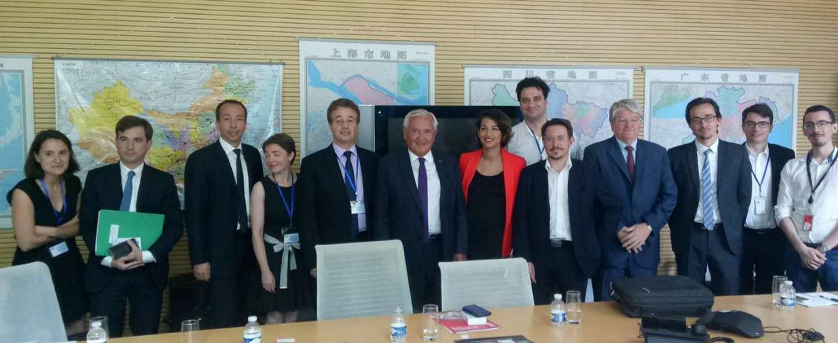 Très fertile discussion à l’ambassade de France à Pékin avec la jeune et brillante équipe de la <a href="/LaFrenchTech/">La French Tech</a>. Ils ont choisi la #Chine pour promouvoir l’innovation française 🇨🇳 🇫🇷