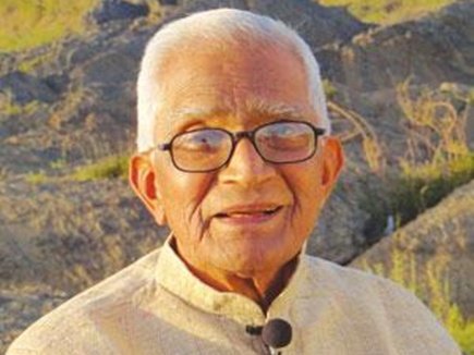 Author, Narmada Yatri Amrutlal Vegad passes away in Madhya Pradesh