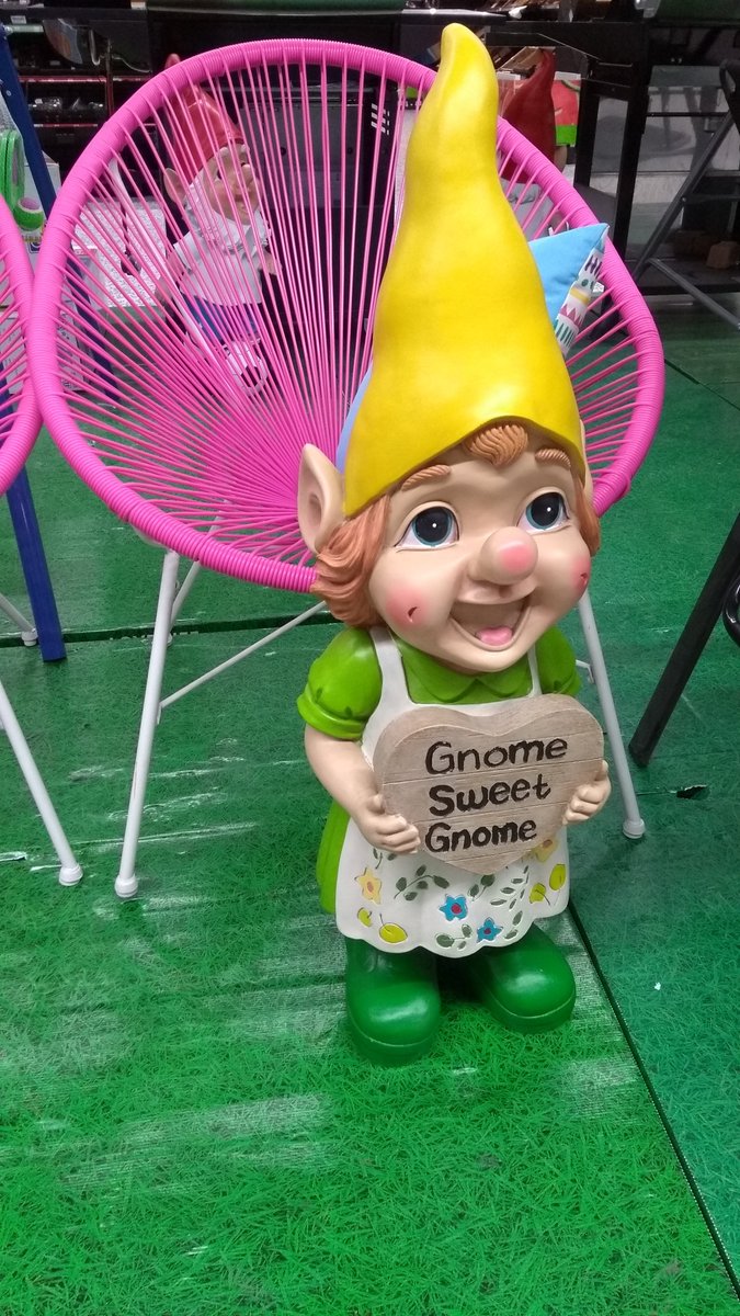 2move2's tweet image. Find you new Gnome at 2-@2move2 Call us now 01474 364136 or 01634 727274