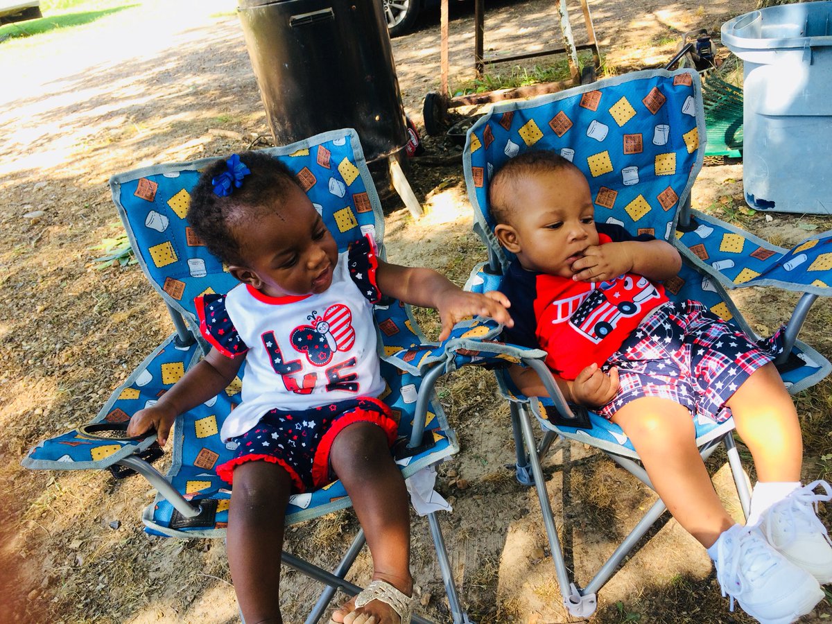 Chiraq37's tweet photo. My favorite tiny human beings 😍 Ayson &amp; Paris 🤞🏾 https://t.co/jVkgfoXgPp