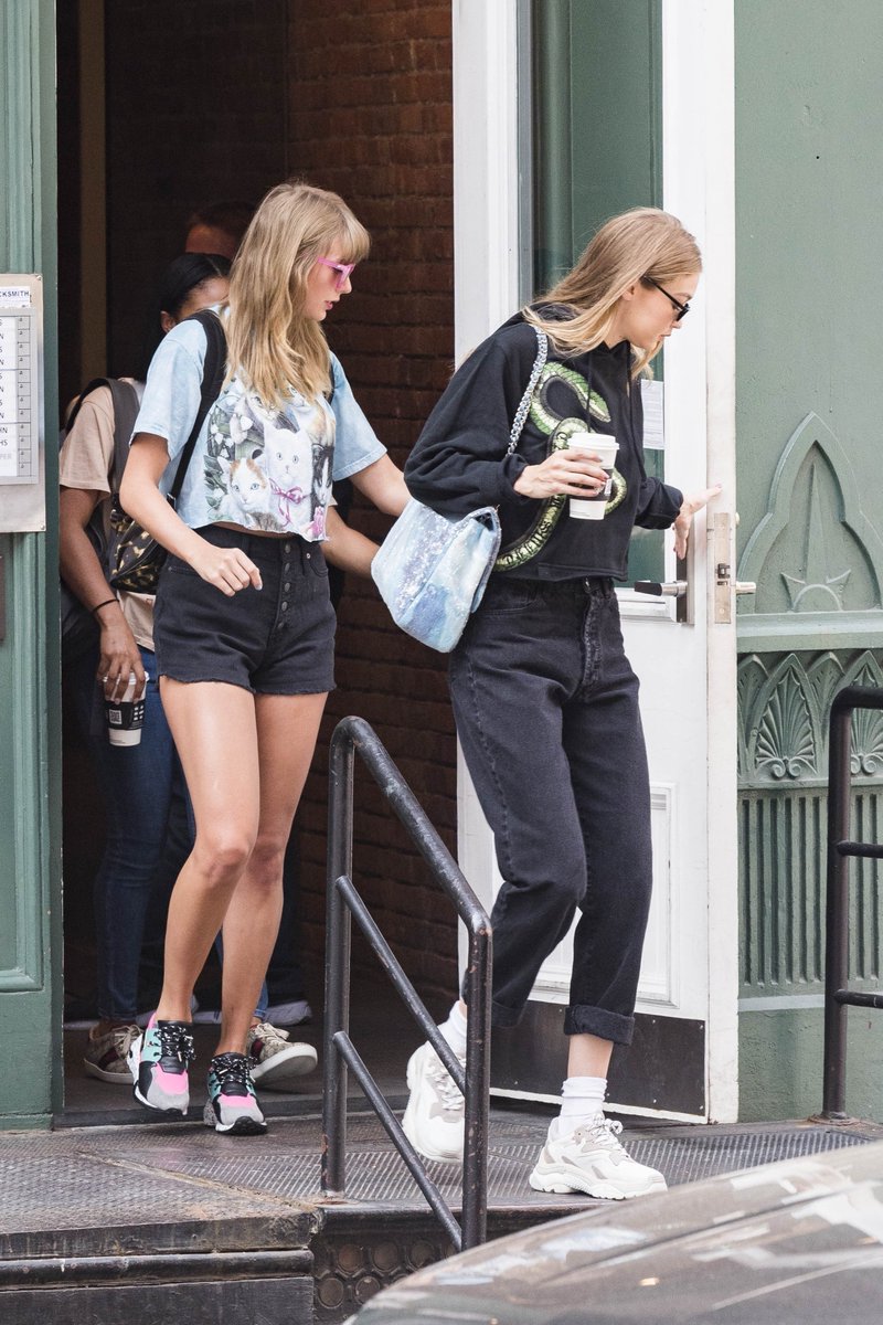 Taylor Swift Style — Leaving her apartment, New York City, NY