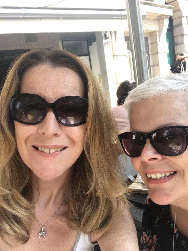 heavenlyblue007's tweet photo. Look who I’ve found 
😁👉🏻 @lita12557  #ladiesthatlunch #BrightonGals  #twoforks https://t.co/rFrkyoUVFc