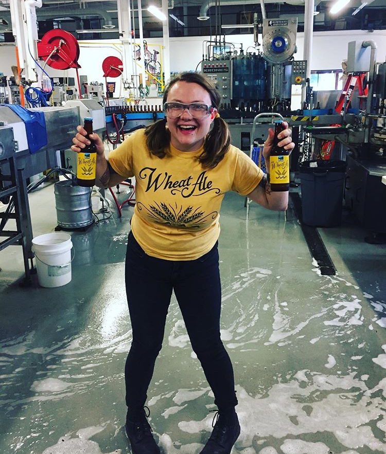 UplandBrewCo's tweet photo. ๐ถEverybodyโs workinโ for the Wheat-end๐ถ
Pick up a pack of #LifeExotic (featuring packaging lead Breanne on the can) and grab a six pack of a familiar favorite, too. ๐ป
#uplandwheat #wheatale #craftbeer #drinklocal https://t.co/z73VMukf0A