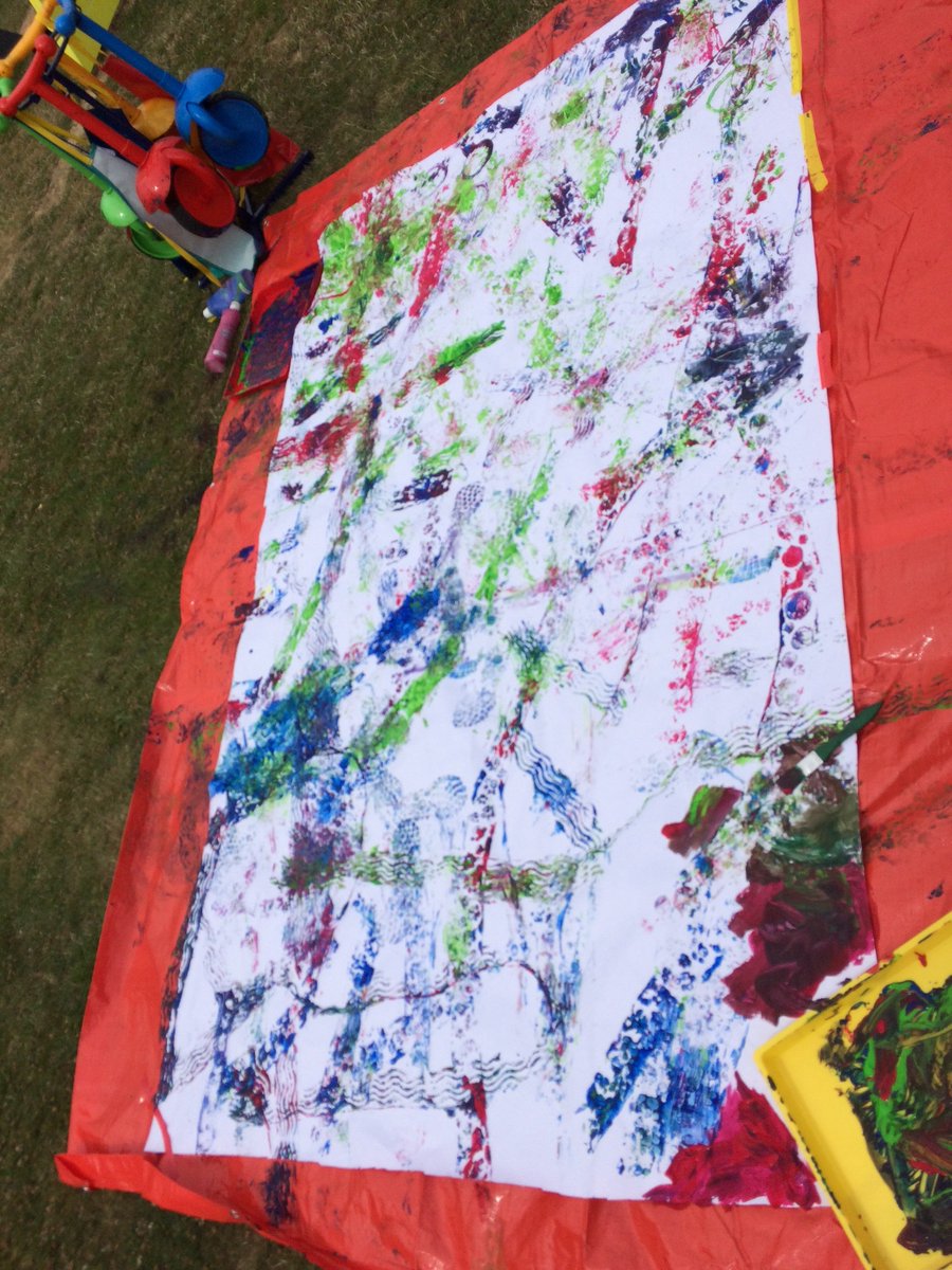 annacmmurray's tweet photo. Kicked off community mornings at @NatGalleriesSco today! Brilliant start to #ColourOfSummer- Moving,Making,Colour-Creating! https://t.co/YLcdTZMiUL