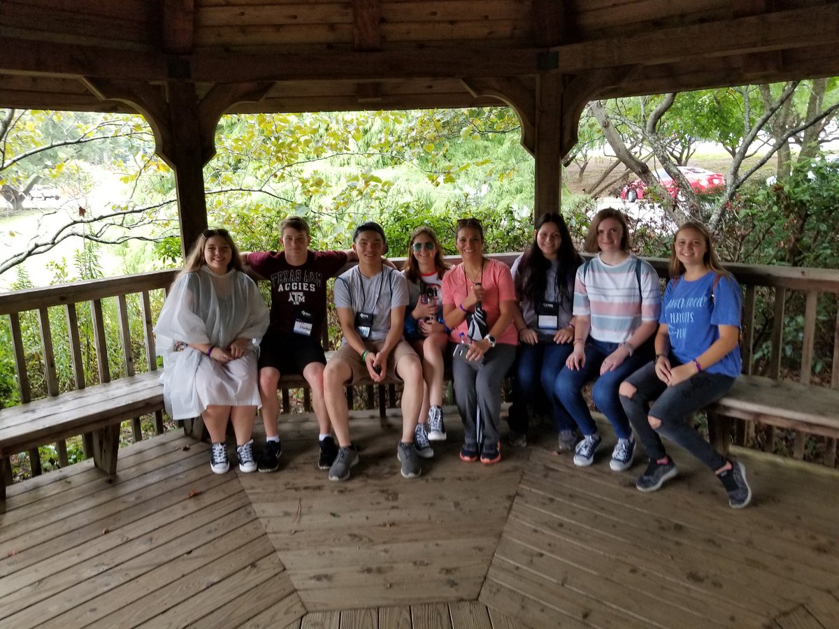 StucoSV's tweet photo. SVHS StuCo Officers and Committee Chairs have been working all week on leadership skills. #DiscoverSFAStuCo #tascStuco #stucosv https://t.co/WCW737CjZH