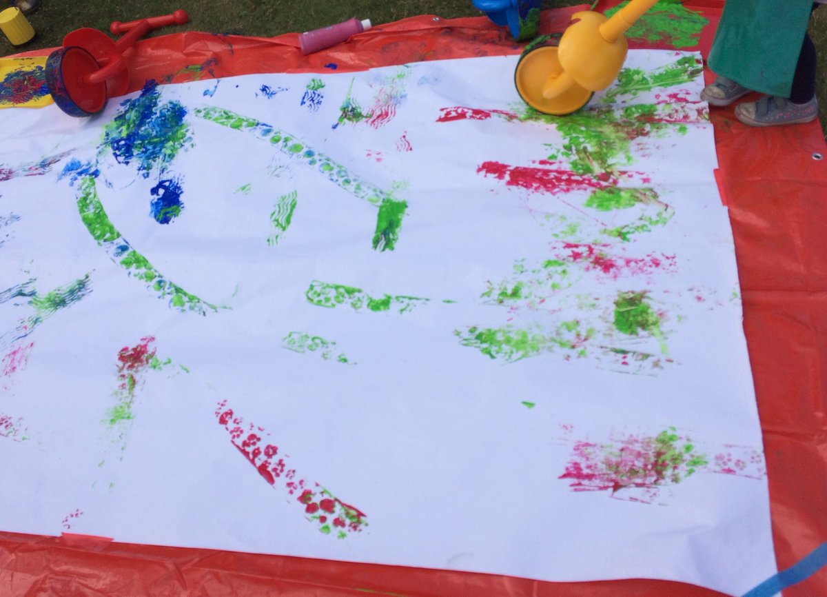 annacmmurray's tweet photo. All our @NatGalleriesSco #ColourOfSummer community mid-week morning sessions include Art Fuel, chats in the gallery and colourful hands-on making. https://t.co/pODdkMQpnA