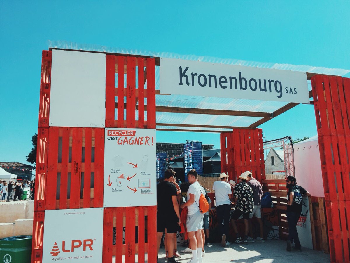 francofolies's tweet photo. Venez au stand #recyclercestgagner pour donner à vos objets du quotidien un nouveau look ! #francos2018 https://t.co/uUh346WNla