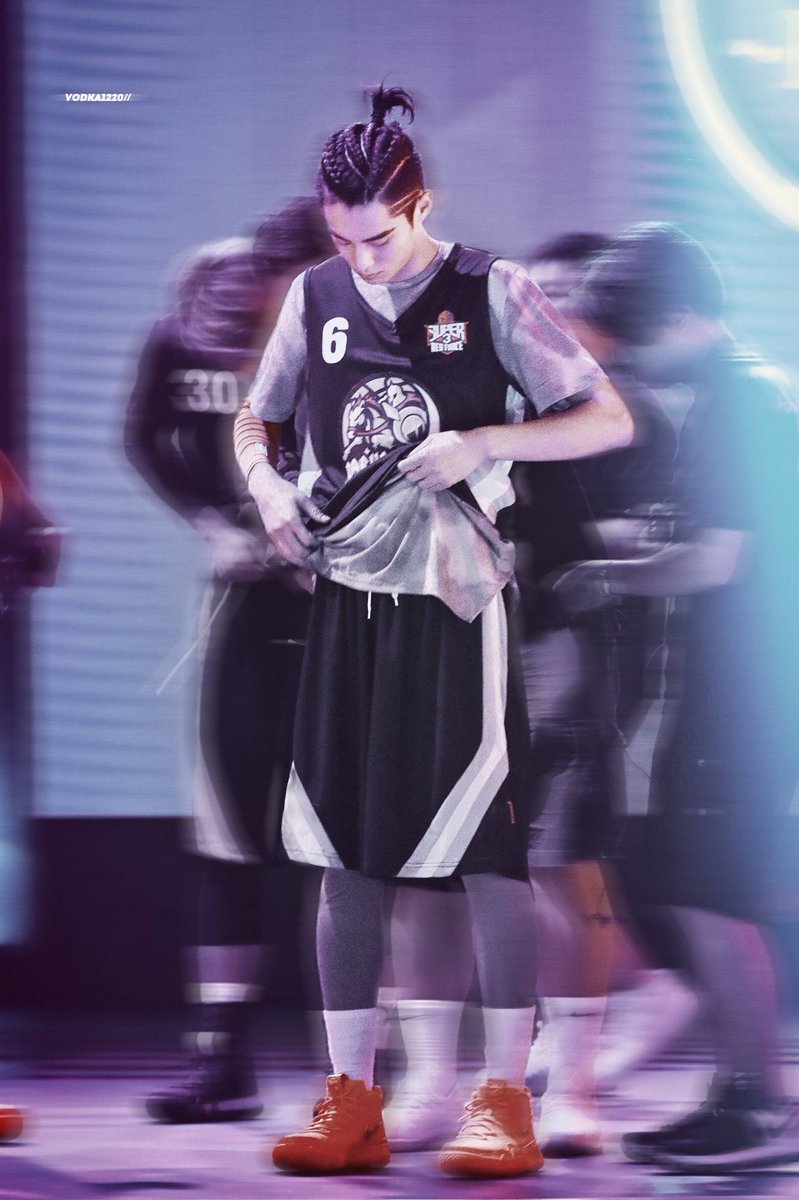 Dylan Wang Daily 😎 on X: [HD] 180713 Super3 Basketball Competition cr:  maskedknight #DylanWang #王鹤棣  / X