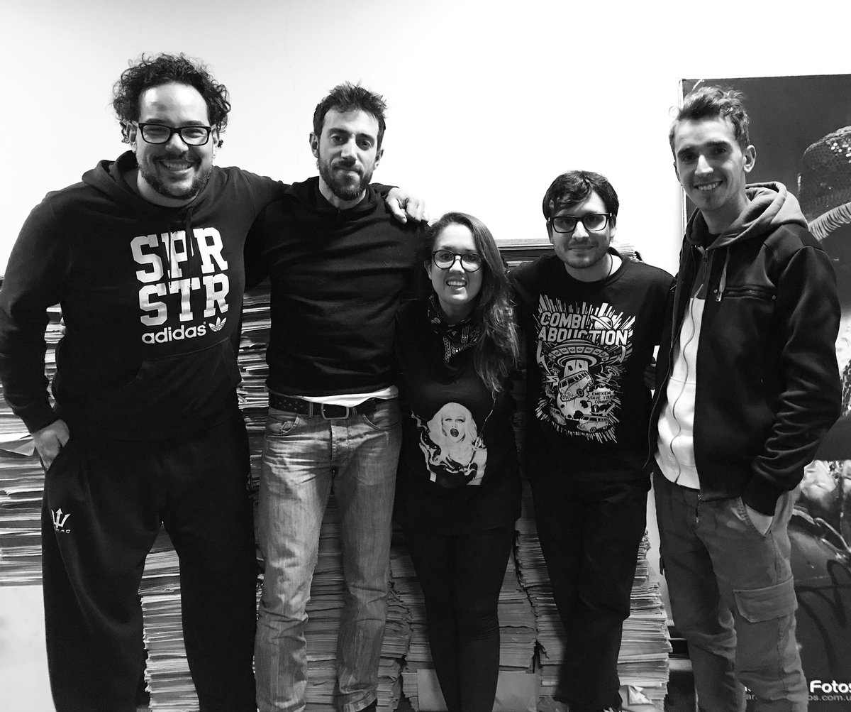 ParaQueMePerdi's tweet photo. Ayer estuvimos con los Maxi y Diego de La Trasnochada y con los chicos de Walkmans. 

Escucha acá: https://t.co/E26VguxbMh https://t.co/GmjRS7YEix