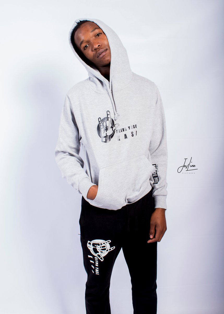 T_AXXE's tweet photo. Cleva Yase Kasi Tracksuits Now Available For As Little As R499.99.
Hoodie - R300 (Separate)
Jersey / Sweater - R250 (Separate)
Sweat Pants - R250

To Order, Contact Thokozani:-
Whatsapp/Call: 079 392 5154 or 065 929 1896
@djsbu  #djsbu  🙌🙏 https://t.co/U8Cfz4RDnl