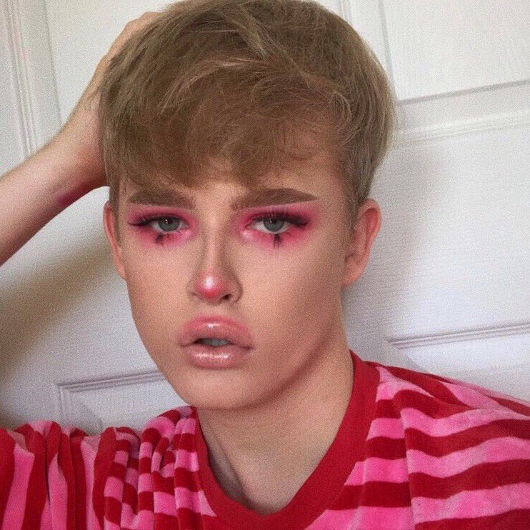 dearthomi's tweet photo. 🍣🤡💖💐 https://t.co/LZNI0UUED1