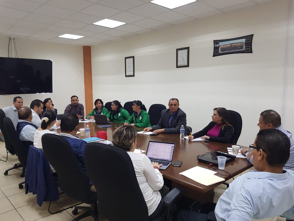 DireccionUTyP's tweet image. El día de hoy continúan los trabajos con Secretarios Académicos de #UniversidadesBIS en la #UPTexcoco, con la finalidad de identificar las diferentes áreas de oportunidad de este modelo, participan 33 #UTyUP. #OrgulloUTyUP #CalidadUTyUP