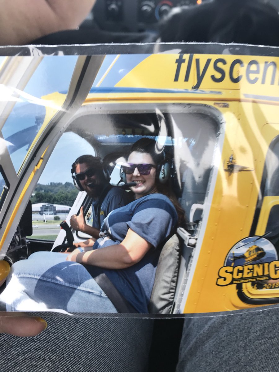 jennjoyner's tweet photo. Omg helicopters are amazing. Should I go to pilot school? https://t.co/jcWgnQvU5h