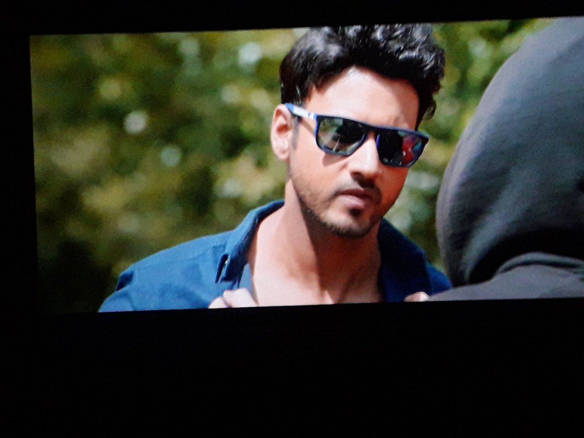 Moumita90583484's tweet photo. "ProthomBhalobasaKeAmra KonodinBhultePariNaa."
M touched by d story of #Fidaa& it's SparklingDialogues.Jst Mindblowing. @Yash_Dasgupta U r excellent in ActionsRomance&Expressions as usual.Found a New Image of U in character of #Ishaan dat rlly made me #Fidaa https://t.co/QH3akmNNz9