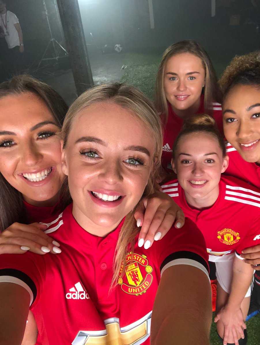 Here come the girls 🇾🇪🇾🇪🇾🇪

#MUWomen 
#mufc