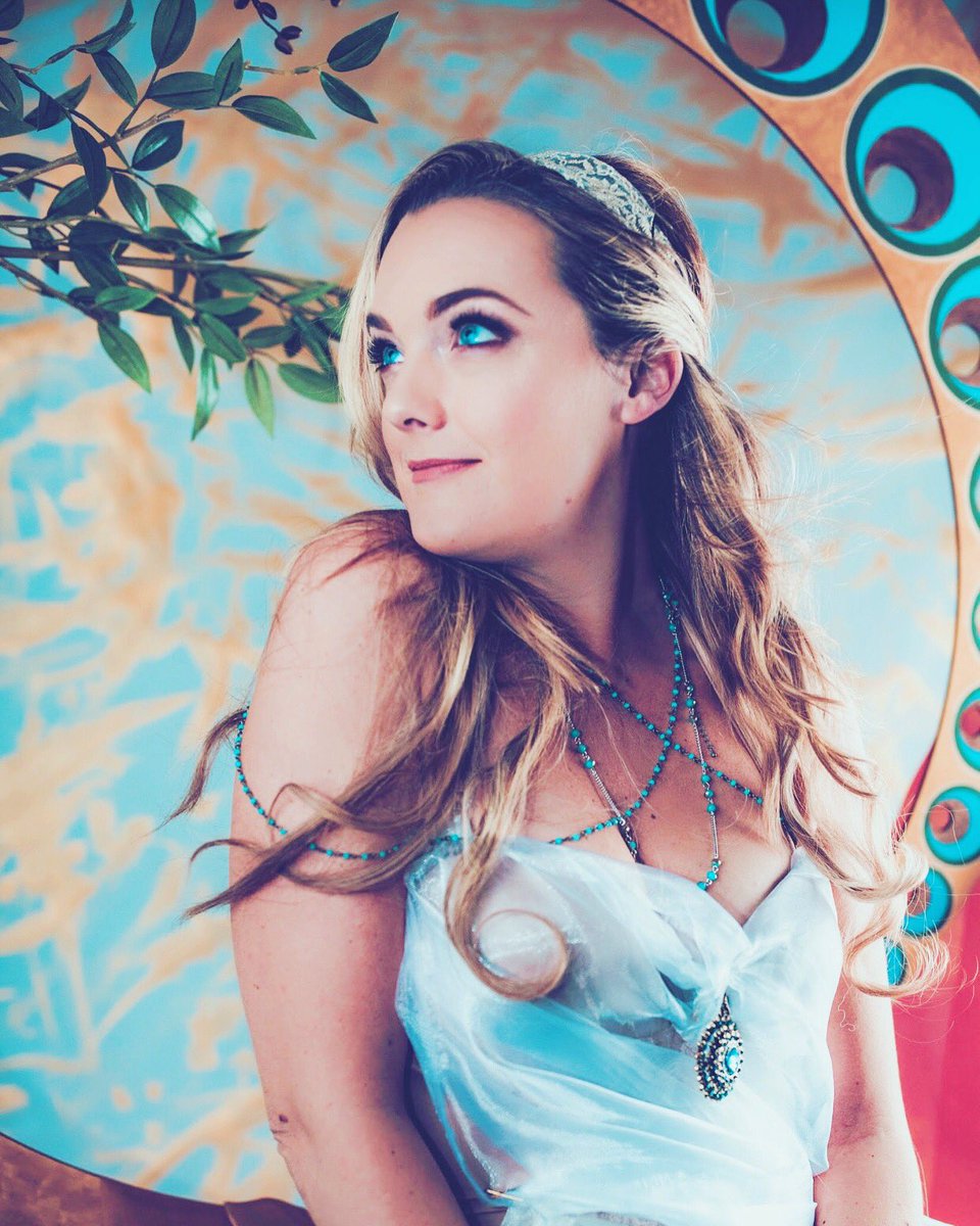 BZnatalie's tweet photo. #daydreaming 🌈☀️
————
HMUA and styling Peter J Cervantes
Model/ #singer Natalie Bancroft
For Mucha shoot
#photoshoot #outshot #musician #music #muse #mucha #dreaming #divine #divinefeminine #art #arttoart #recreate #create #innovate #artists #love #life #beauty #nature https://t.co/Ci2Zyz3uHf