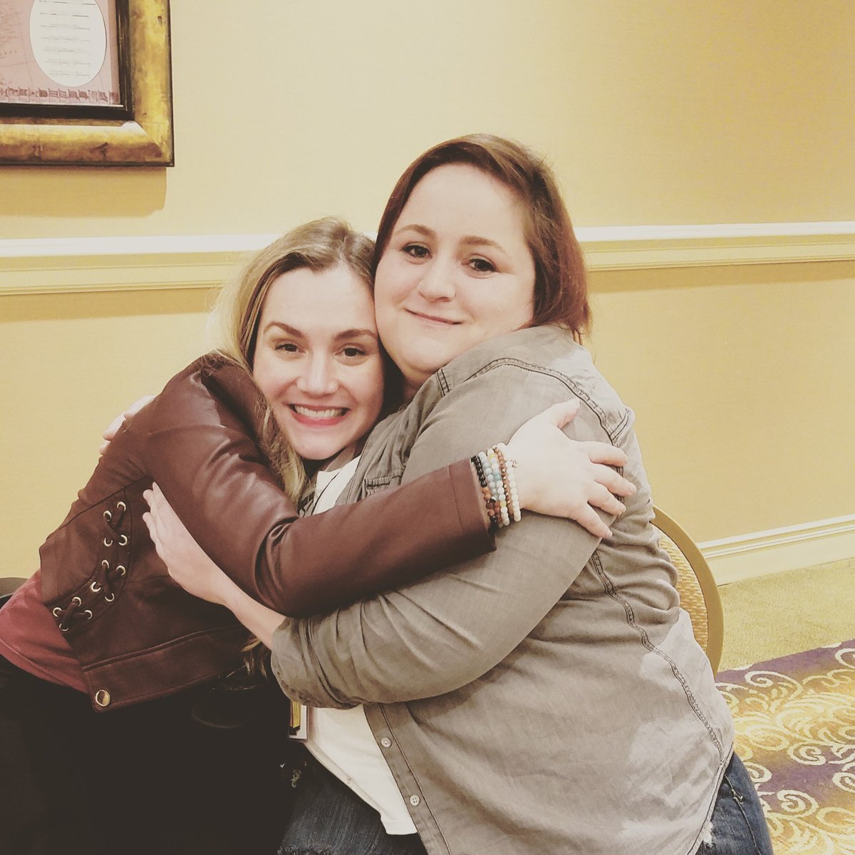 womanofletters6's tweet photo. of course my unicorn wins #robchat cause she wins at life. hope youre surrounded by all the love and adoration this weekend @RachelMiner1 you deserve nothing less. 78 days till i hug you again! https://t.co/vtFu2lRwjy