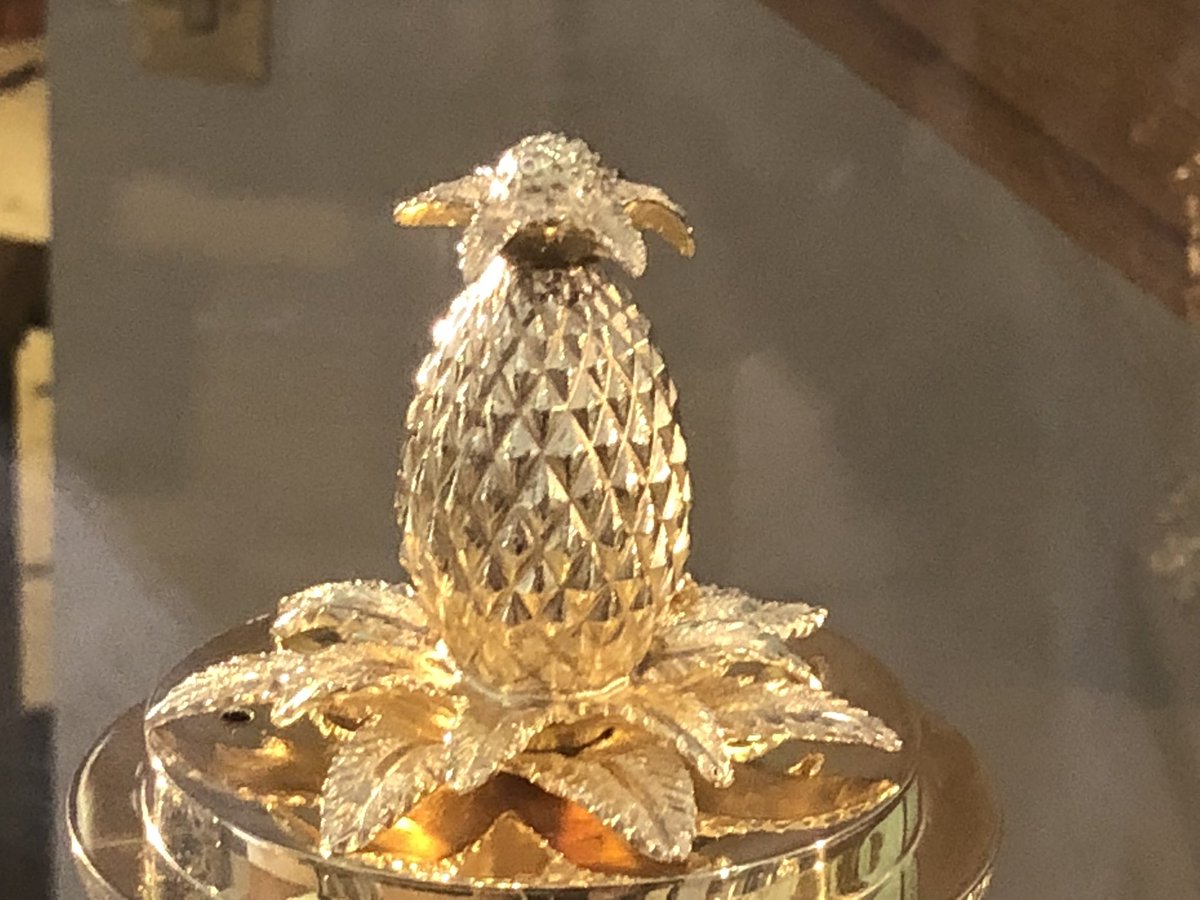 pix Wimbledon Tennis Trophy Pineapple wimbledon trophy fruit