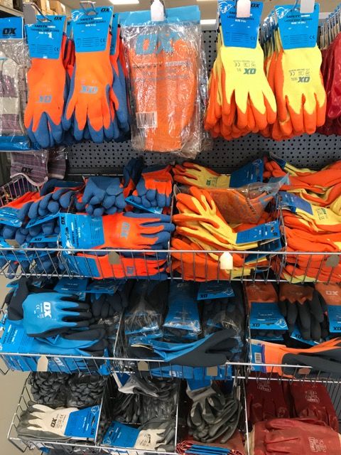 As the sun continues to blaze we have a good stock of #PPE clothing &amp; equipment to help protect you against health &amp; safety hazards at work. We have items such as safety helmets, gloves, high-visibility clothing, safety footwear &amp; stylish #Dickies shorts!
#HeveyBS #Northampton