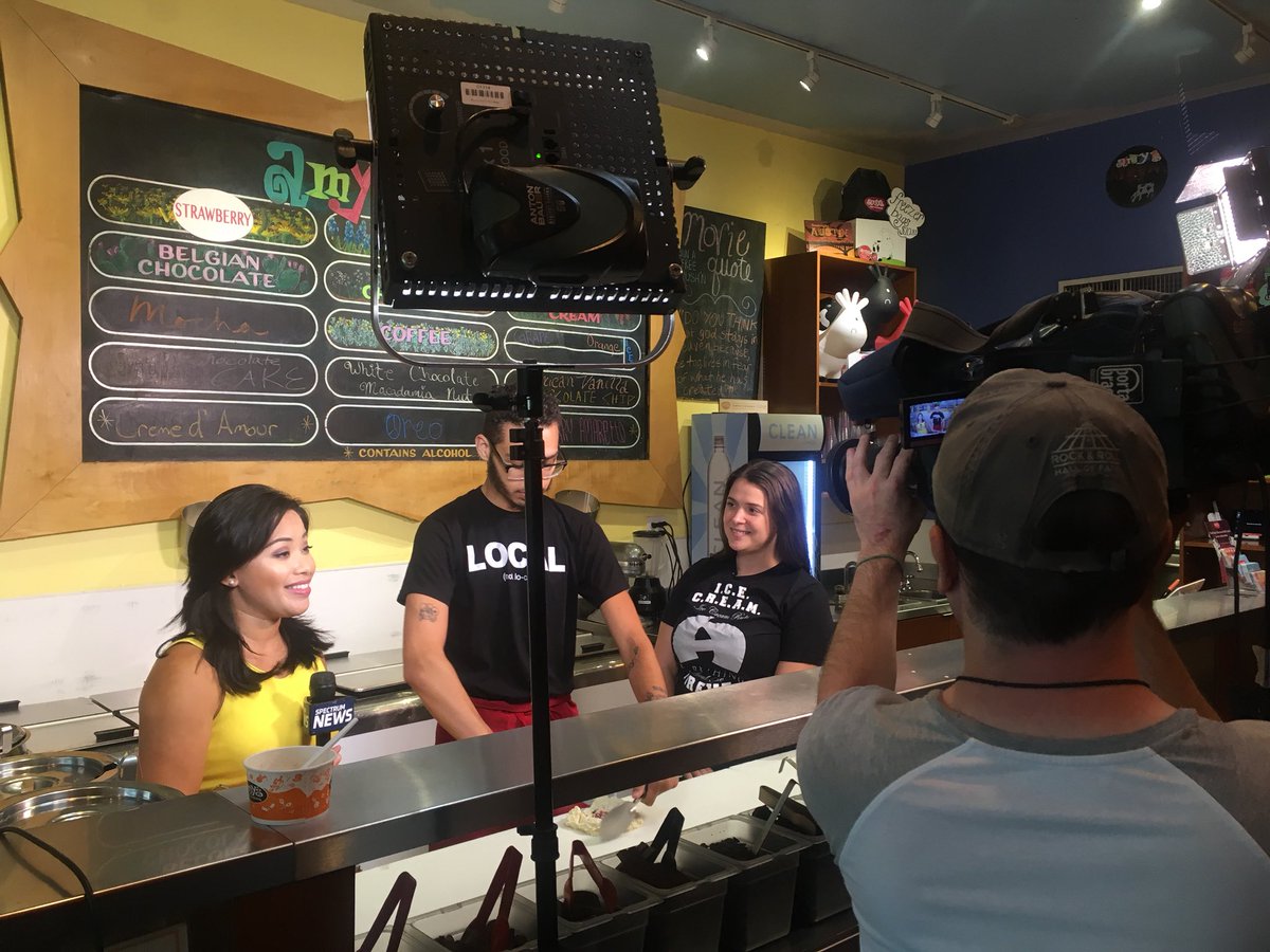 AmysIceCreams's tweet image. We are with @SpecNewsATX talking about #randomactsoficecream catch us around austin this weekend giving away FREE ice cream!