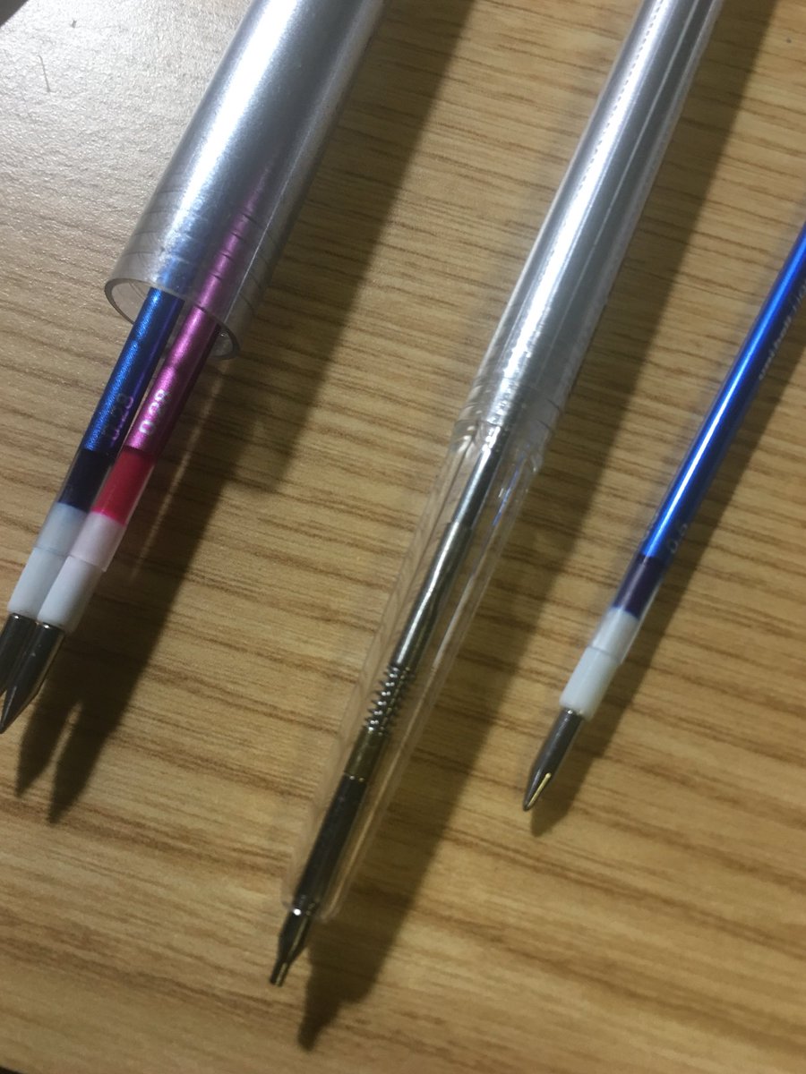Tamamori Uni スタイルフィットの単色ペン買ってみたんだけど ふとシャーペンのリフィル入れたらそのまま使える 知らなかった ちゃんとノック出来る そのまま細身のシャーペンとして使おうかな