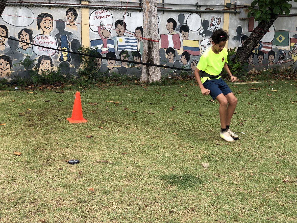 FCPanamericano's tweet photo. Seguimos en el campamento de fútbol del @FCPanamericano 2018 https://t.co/Npq8QfsvPZ