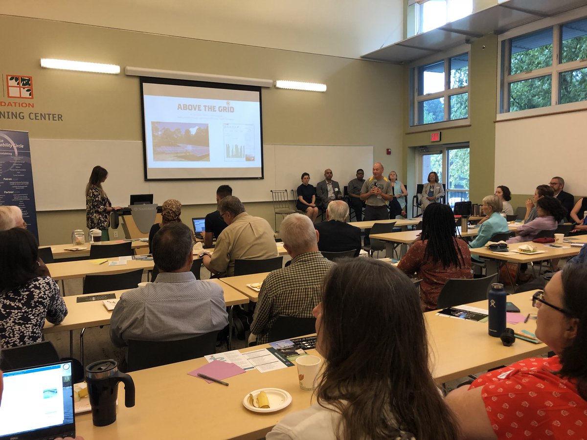 StuckeyStop's tweet photo. Congrats to @HikeInn on winning the #FulcrumAward. Well deserved! #SFSART @SouthfaceEnergy @USGBC https://t.co/Zv6LUPerQ2