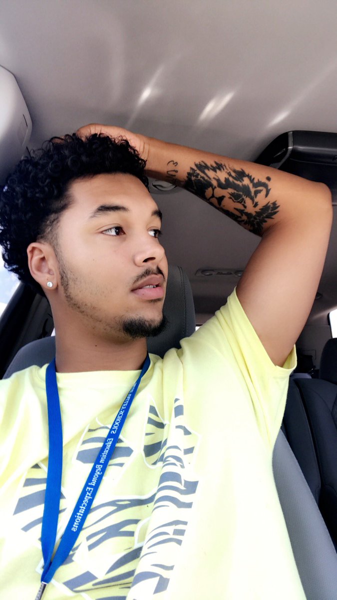 vjweatherspoon's tweet photo. Workflow💰💵 https://t.co/QB1iZFqnmX