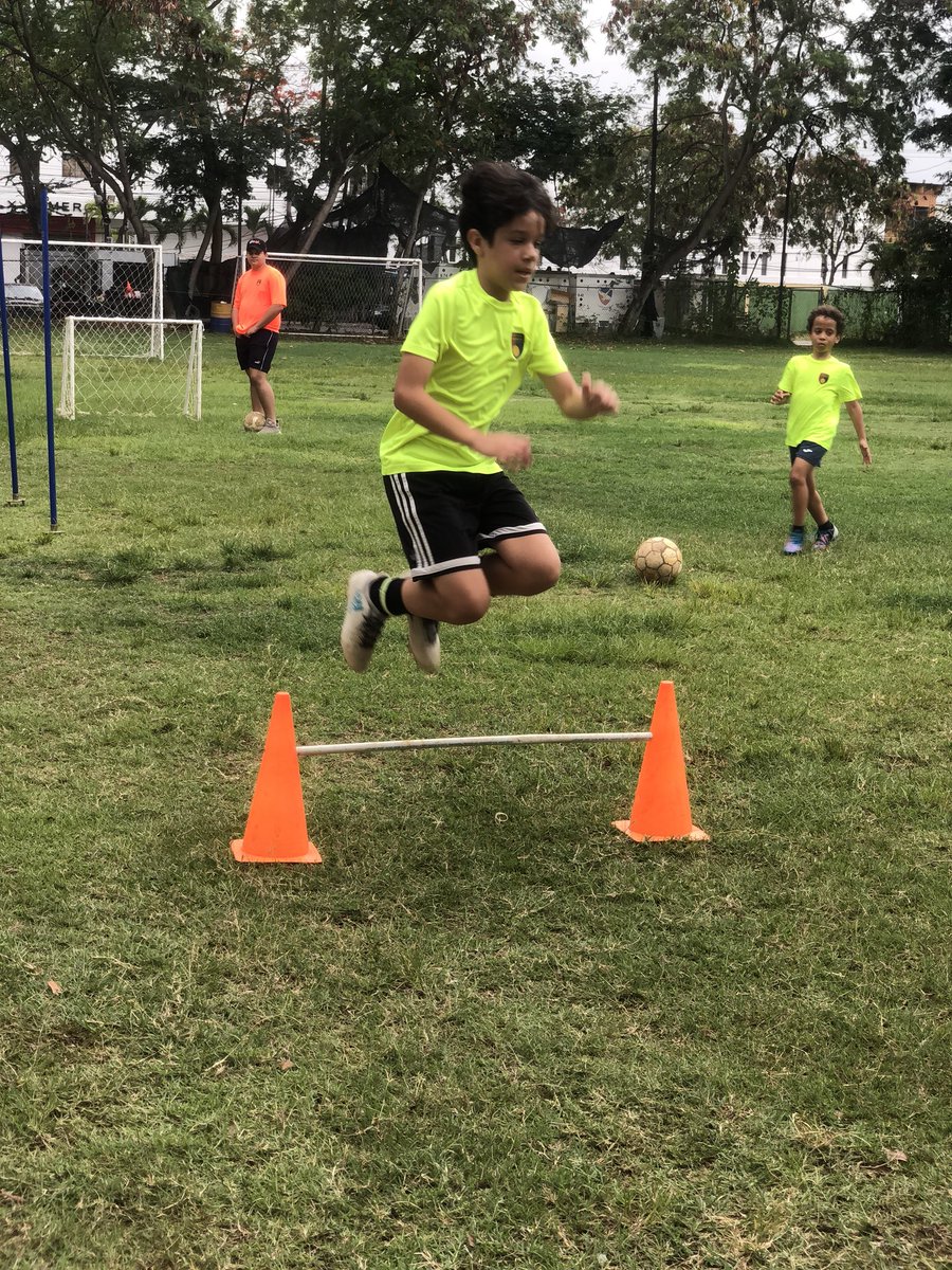 FCPanamericano's tweet photo. Campamento de verano 2018 https://t.co/Xjmnx8XoxC