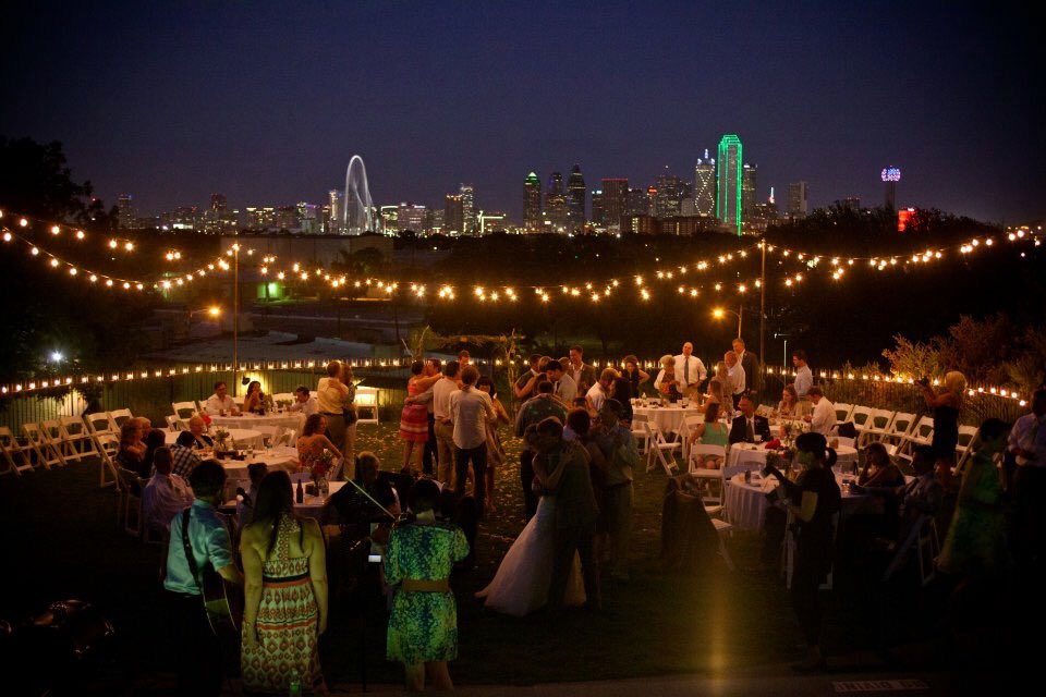 DFW_WED's tweet photo. This is how we have a wedding with a view! This summer night could not have been more perfect! 
Planner: @DFW_WED 
Photog: @HaviFrost 
#outdoorweddings #cityview #weddingday #bestweddings #downtowndallas  #summerwedding #cafelights #weddingplanner #dallaswedding #realwedding #WED https://t.co/aBoJbYYs5r
