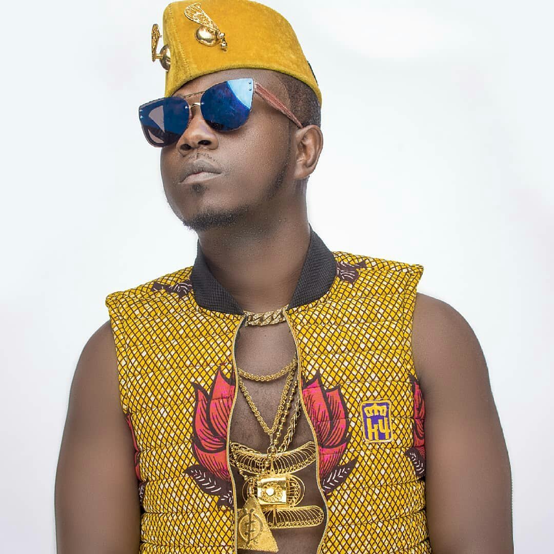 leftizzle_'s tweet image. Happy Birthday bro !  Live long King !  @FlowkingStone  moree life #hbdflowking