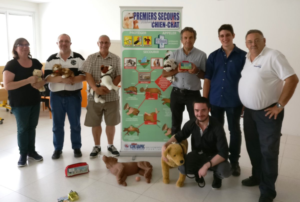 UNASSComm's tweet image. Six formateurs #UNASS sont actuellement en formation aux premiers secours aux animaux à l'@Unass_IdF . Ils pourront bientôt développer ces formations dans leurs territoires respectifs.