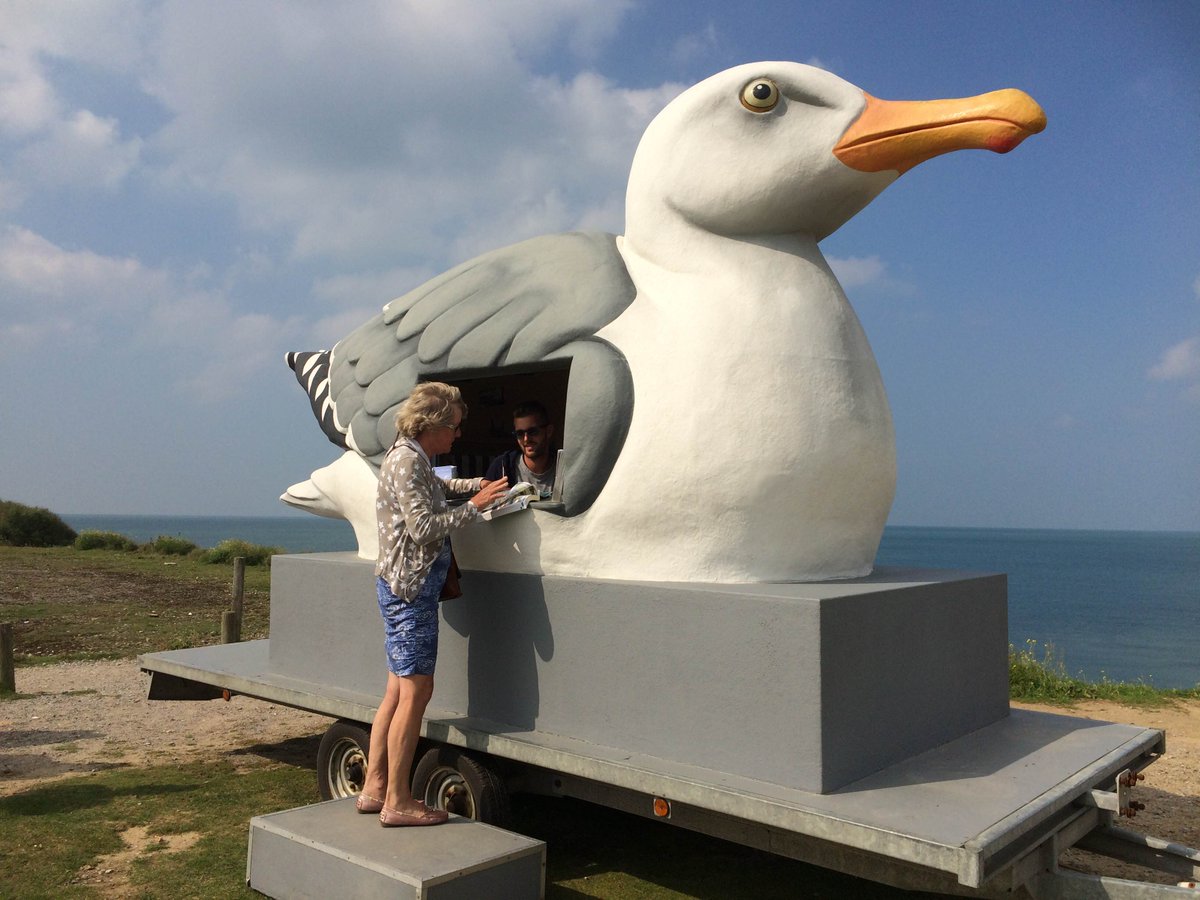 TeamLondonBdg's tweet photo. To know gulls is to love them ❤️ Look out on the streets of #LondonBridge next week for the Mobile Gull Appreciation Unit, by international artist #MarkDion. #MGAU celebrates the unloved Gull and its place on the River Thames' landscape #GULLintheCITY #atlondonbridge https://t.co/TmvNBmOsXr