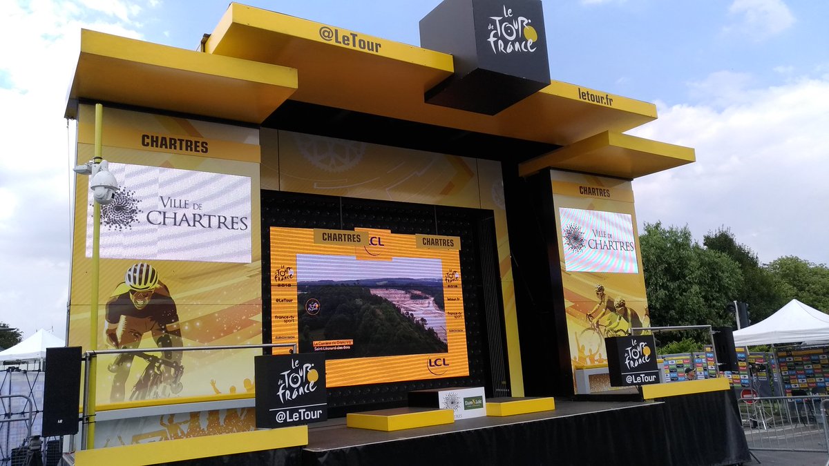 sebastienbesse1's tweet photo. #TourdeFrance : le podium attend les champions à #Chartres #TDFChartres #TDF2018 https://t.co/XPRoBby5Ry