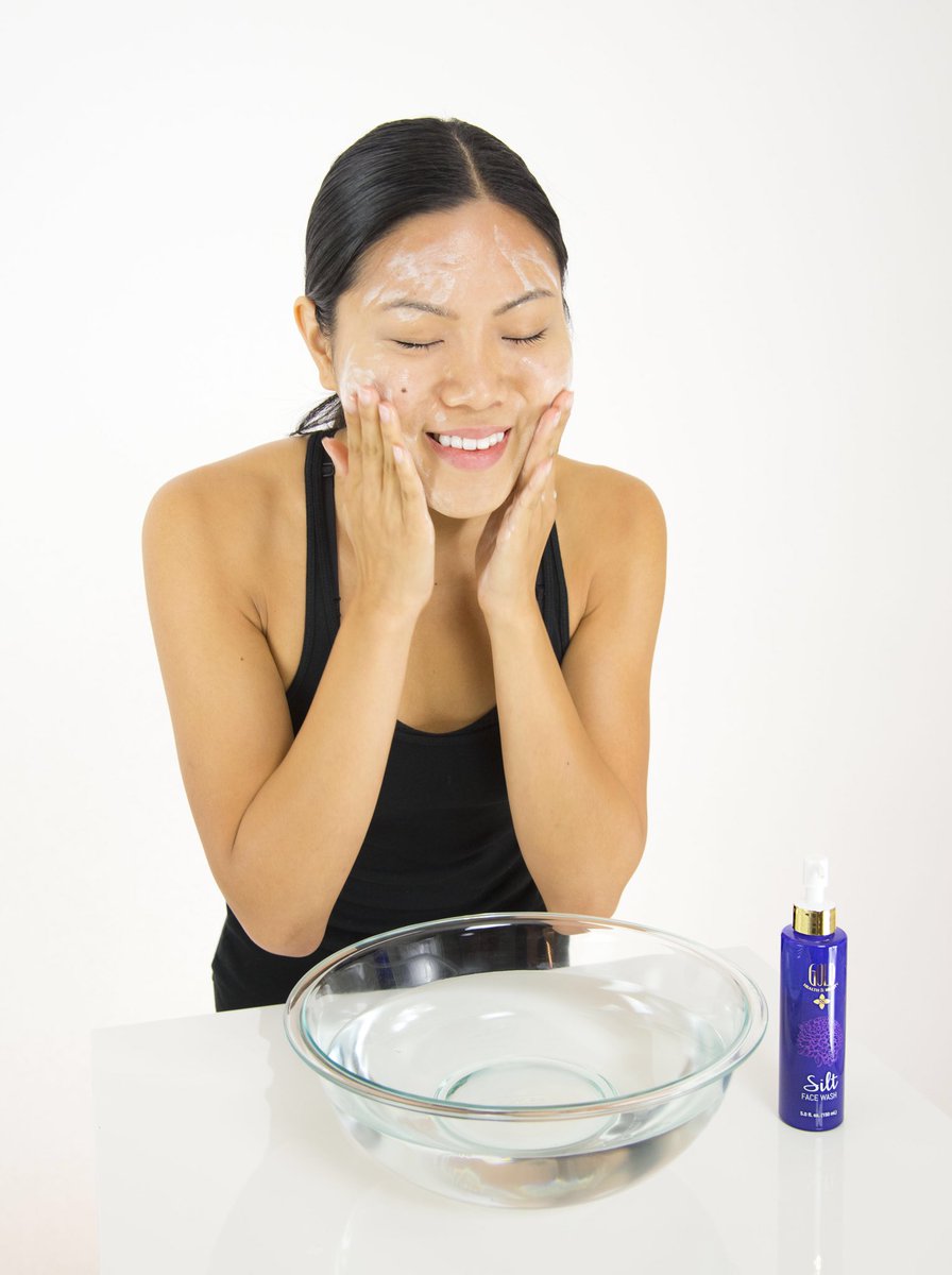 GoldHB's tweet photo. Skin first, makeup second, smile always‼️.

#goldhealthandbeauty #skincaretips #beautygirl #beautyregime #glowingskin #radiance #collagen #healthylifestyle #healthyskin https://t.co/3ddDAeucxf