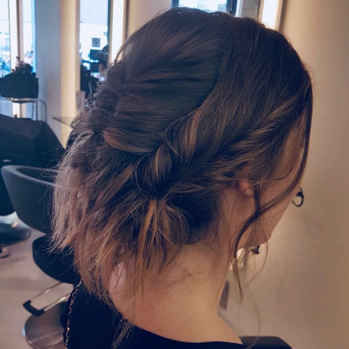 Textured and Messy #hairupdo 😍 This is SO requested . . . 
#hairdo #messyhairdo #messyupdo #angelihairstyling #bennekom 0318 830330 #ede 0318 613183
