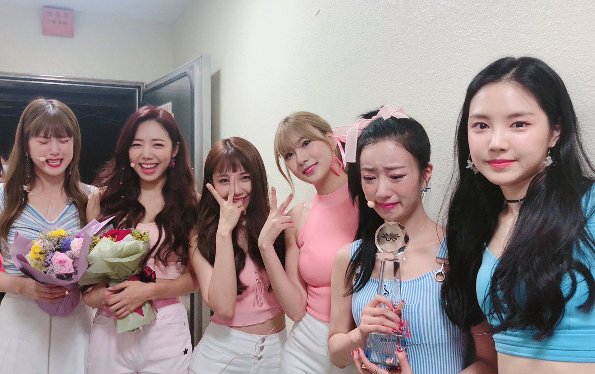 Pandas_0419's tweet photo. Apink Get 1st Win On Music Bank Today After 3 Years.๐ Congratulations Queens ๐๐
We Did It Panda.Let's Get Another Trophies For
Apink..GO GO GO PANDA. ๐ผ FIGHTINGโ๐.
#Apink3rdWin #ImSoSick3rdWin
#MusicBank #180713 #1๋์์ด
#์์ดํํฌ_1๋์์ด #ImSoSick
#Panda #Apink https://t.co/y2RhFb9DP5