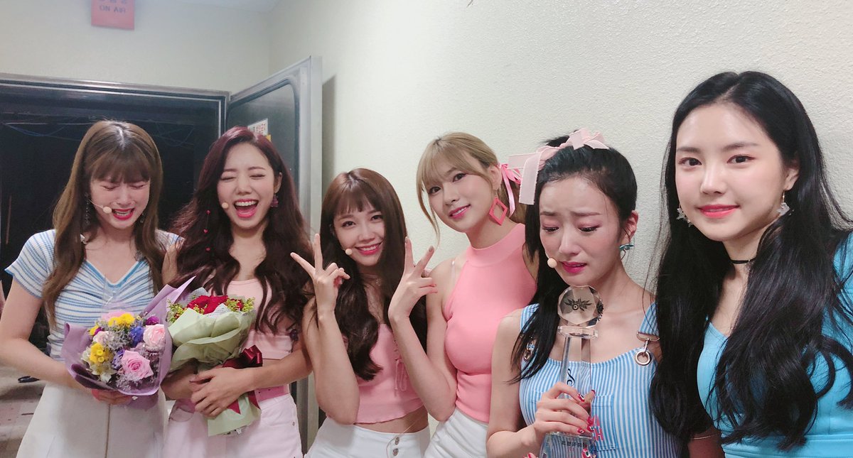 Pandas_0419's tweet photo. Apink Get 1st Win On Music Bank Today After 3 Years.๐ Congratulations Queens ๐๐
We Did It Panda.Let's Get Another Trophies For
Apink..GO GO GO PANDA. ๐ผ FIGHTINGโ๐.
#Apink3rdWin #ImSoSick3rdWin
#MusicBank #180713 #1๋์์ด
#์์ดํํฌ_1๋์์ด #ImSoSick
#Panda #Apink https://t.co/y2RhFb9DP5