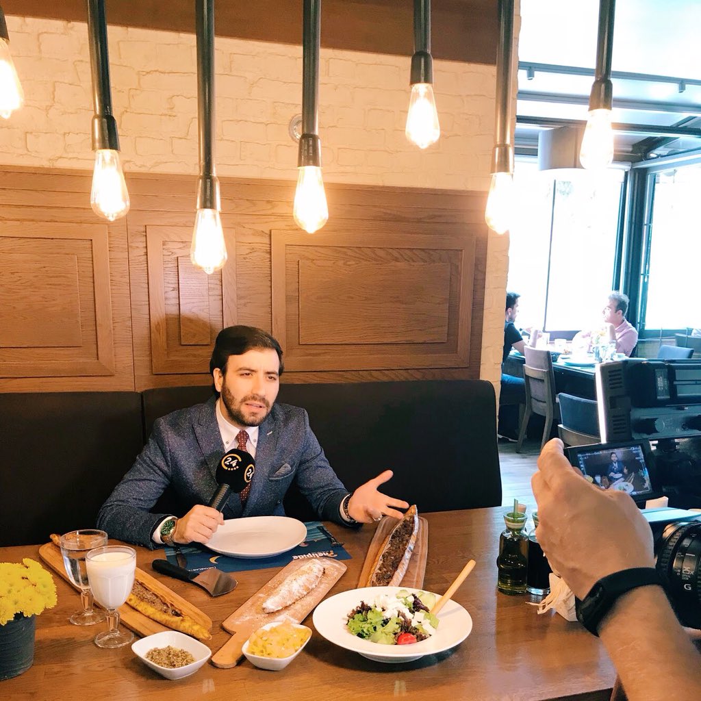 nelipidetr's tweet photo. Nelipide’nin enfes çikolatalı pidesini hazırlayıp halkımızın beğenisine sunduk. 24 TV aracılığıyla görüşlerini aldığımız pide severler çikolatalı pidemizin lezzetine hayran kaldı. https://t.co/bD8kSHdBNz