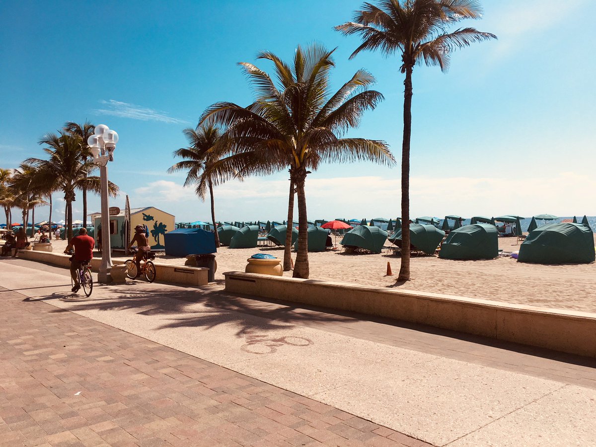 #Beach + #Sunshine = #HollywoodBeach 
What are your weekend plans? 
<a href="/VISITFLORIDA/">VISIT FLORIDA</a> #LoveFL #HelloSunny #vacation