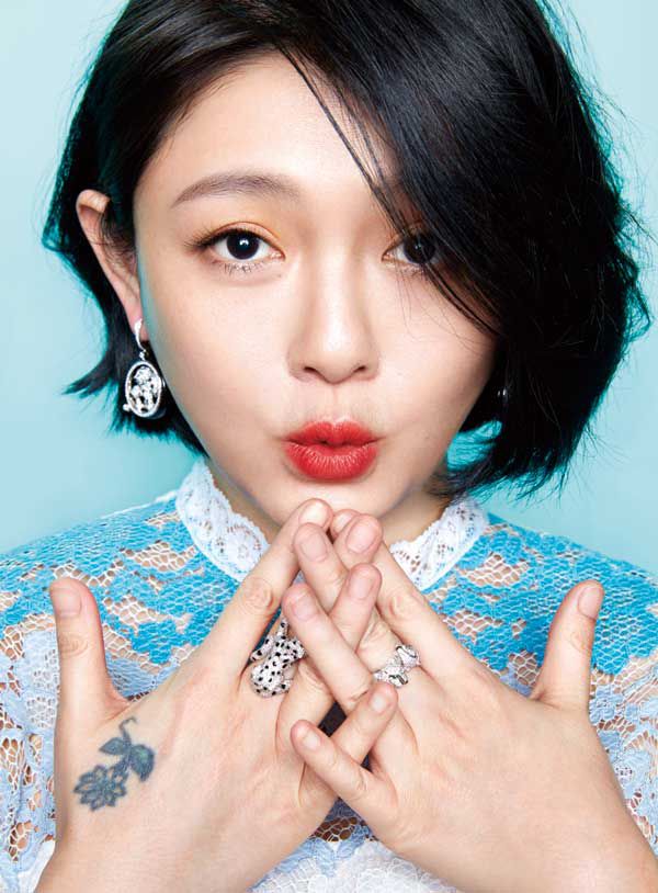 유성화원을 다시 보다보니 서희원 필모 끊긴게 너무너무 아쉽다. 이번에 중국에서 부부예능에 고정으로 나오던데 드라마 복귀도 했으면.Translate post