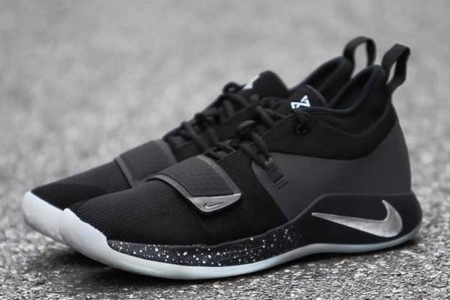 pg2 5 black and white