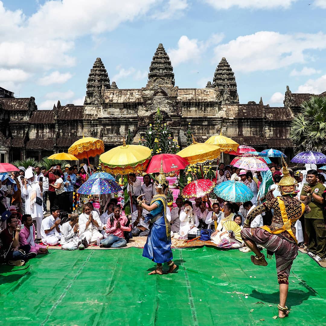 Traditional ceremony in #AngkorWat #cambodia with @TUI_France

@TUIFRActu @CircuitsTUI @getolympus @OlympusFRA @OlympusUK @OlympusMagazine @cambodiadaily @ChannelNewsAsia @infoasie2 @AsiePassion #photographie #photography #photooftheday #cambodge #asia #asie @CambodiaTourism