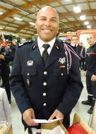 desclara1's tweet photo. Uune 1ère @AuroreLeGoff Auteure et Conférencière collabore avec le Commandant Eric Collard sur son prochain #Roman. Basé sur #FaitsRéels  #Enfants #HarcèlementScolaire #SapeursPompiers #Médecine je souhaite à notre belle "révoltée" toute la réussite que mérite un tel ouvrage 😘👍 https://t.co/sinrrVwatE