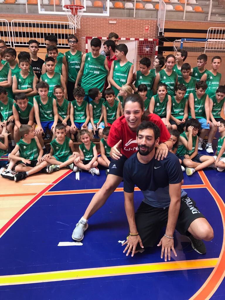 CBReinodLeon's tweet photo. Fin al Turno II de los campamentos urbanos en colaboración con @aytosanandres 
El lunes os esperamos para abrir el III #GoEras #LeonEsp https://t.co/f0KrO0VrLe