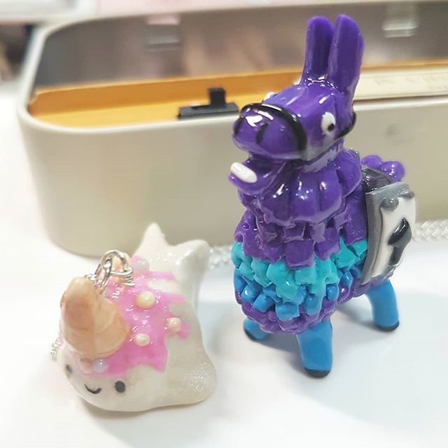 CandiWare's tweet photo. Narwal and mini lama I made a while back  on stream. I hope you enjoyed it. I would love it if you would follow me and help me grow on twitch! Link in bio. Community game night stream tonight @7pm EST see you then
***
.
.
.
#polymerclaycharms #polymercla… https://t.co/UVxiYXvh0J https://t.co/pR1EDwCkDa